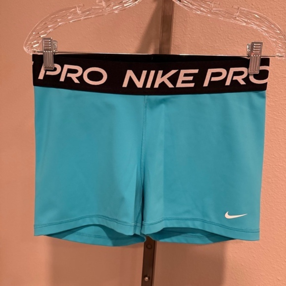 Nike pro Dri Fit 3” training shorts size large